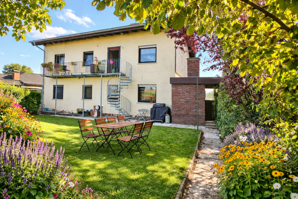 Familienanwesen mit Panoramaausblick und Sauna in Reinheim-Zeilhard
